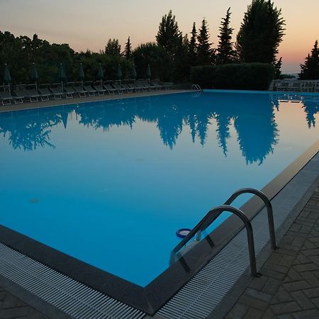 Villaggio Turistico Camping Il Fontino Scarlino Bagian luar foto