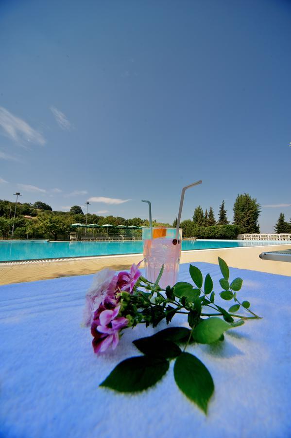 Villaggio Turistico Camping Il Fontino Scarlino Bagian luar foto